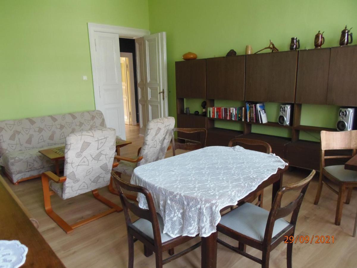 Apartament Kasztanowy Apartment Gliwice Bagian luar foto